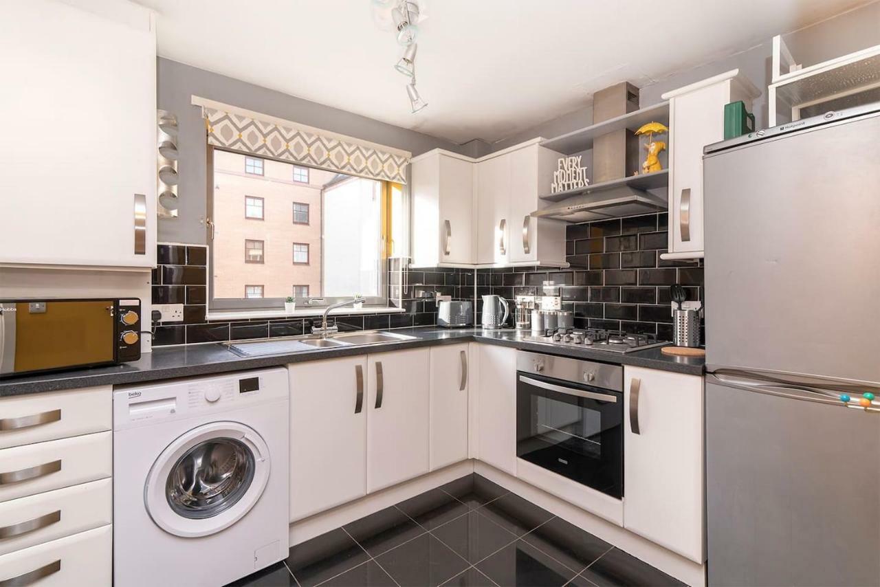 Bright Contemporary Merchant City Flat In Central Location Glasgow Exterior foto
