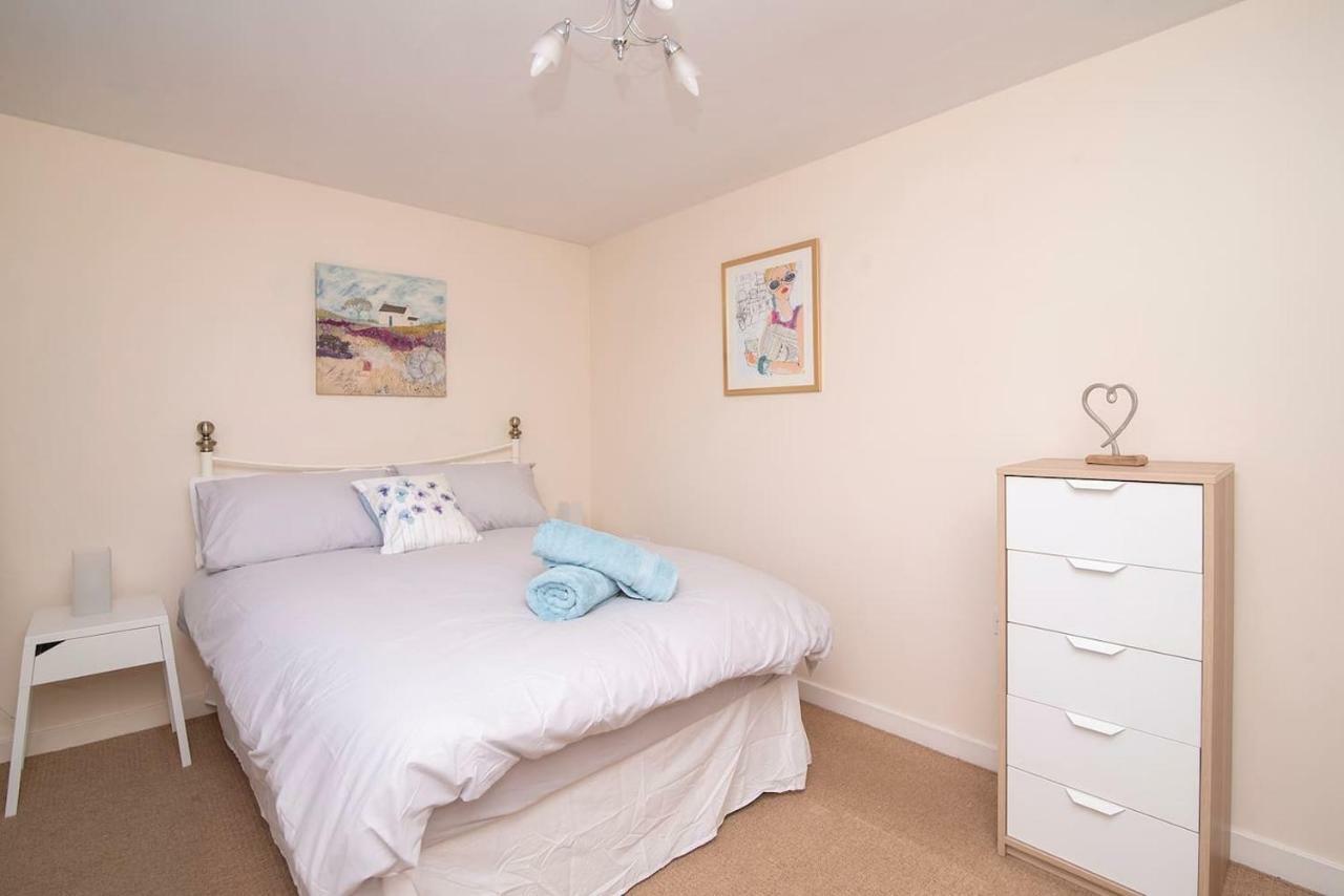 Bright Contemporary Merchant City Flat In Central Location Glasgow Exterior foto